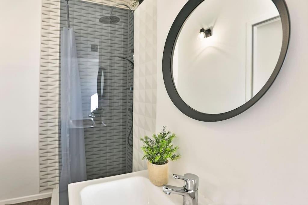 Le Cosy T2 Hypercentre ! Parking Inclus Et La Plage A 2 Min ! Les Sables-d'Olonne Exterior photo